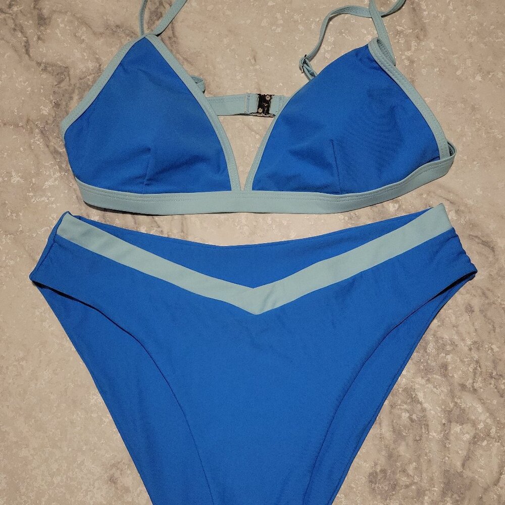 Cupshe Blue Colorblock Triangle Bikini Set | V-Wa… - image 1